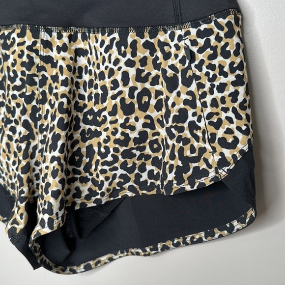 Outdoor Voices Black and Leopard Print Hudson 2.5" Short - Picture 4 of 12